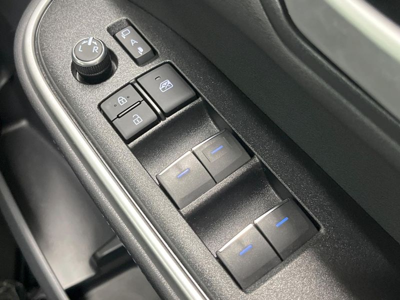 2022 Toyota Voxy 6BA-MZRA90W (UW-69f95eaee13e6)[11]