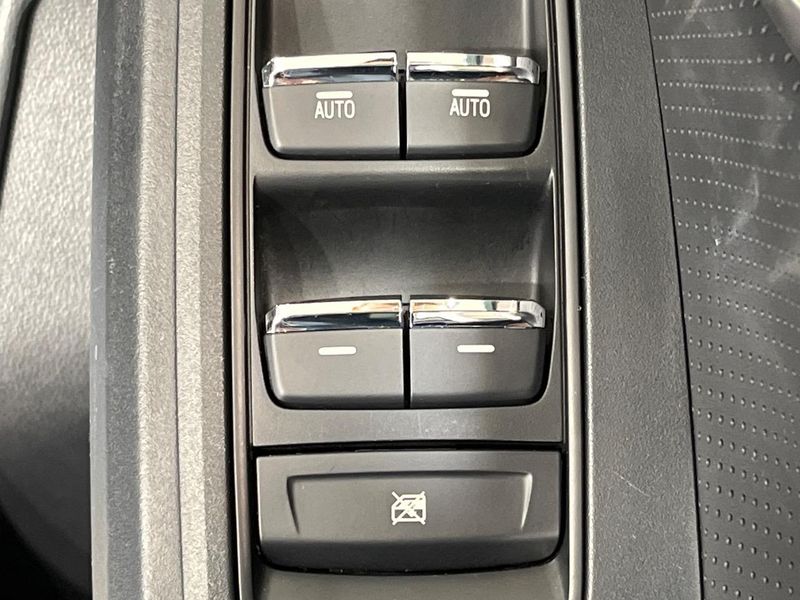 2017 Subaru XV DBA-GT7 (UW-69faaf5d8adf1)[12]