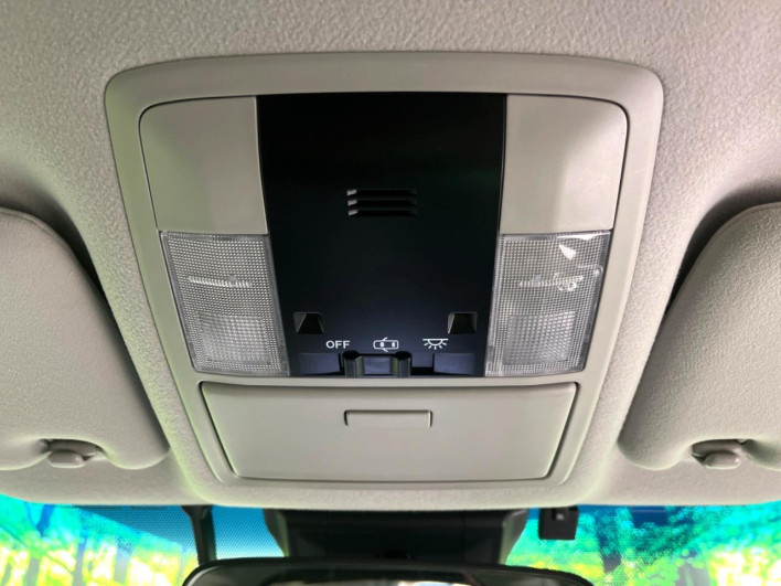 2017 Toyota Land Cruiser Prado CBA-TRJ150W (UW-69fea492d5515)[29]