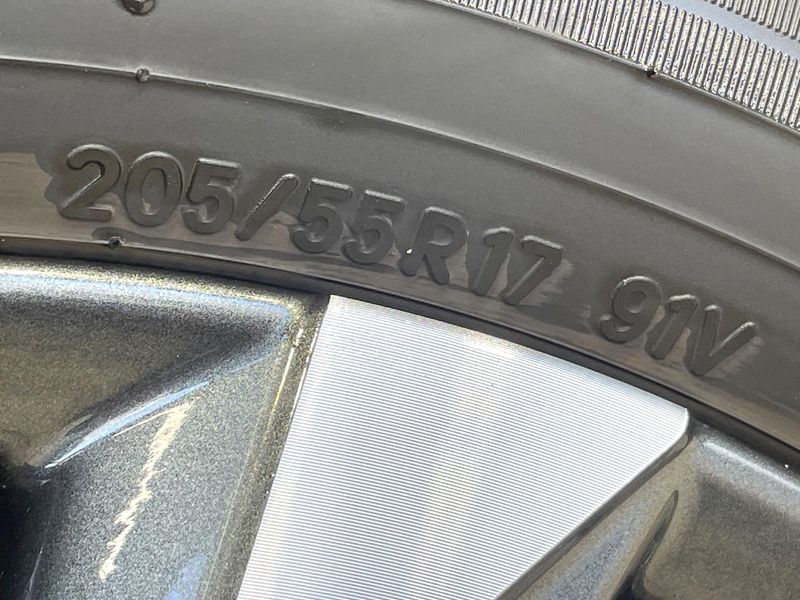 2023 Toyota Voxy 6BA-MZRA90W (UW-6a02992696e42)[9]