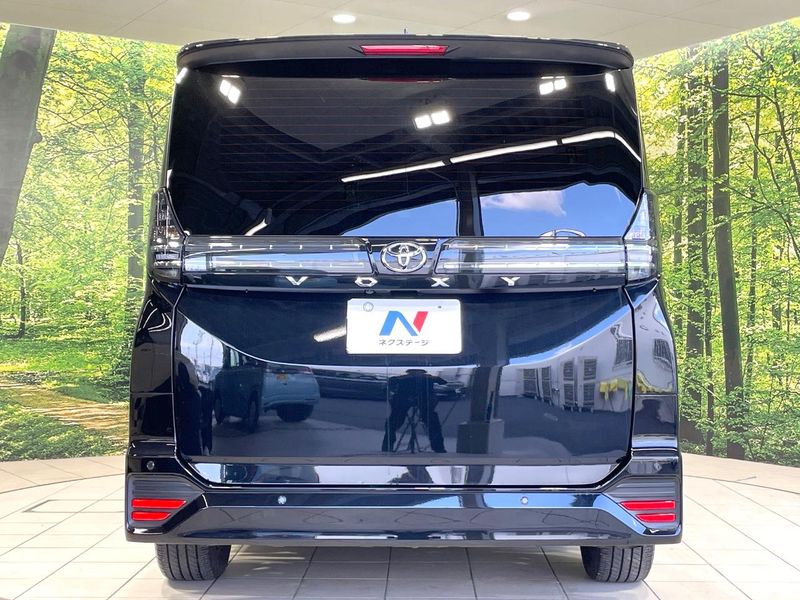 2023 Toyota Voxy 6BA-MZRA90W (UW-6a02992696e42)[19]