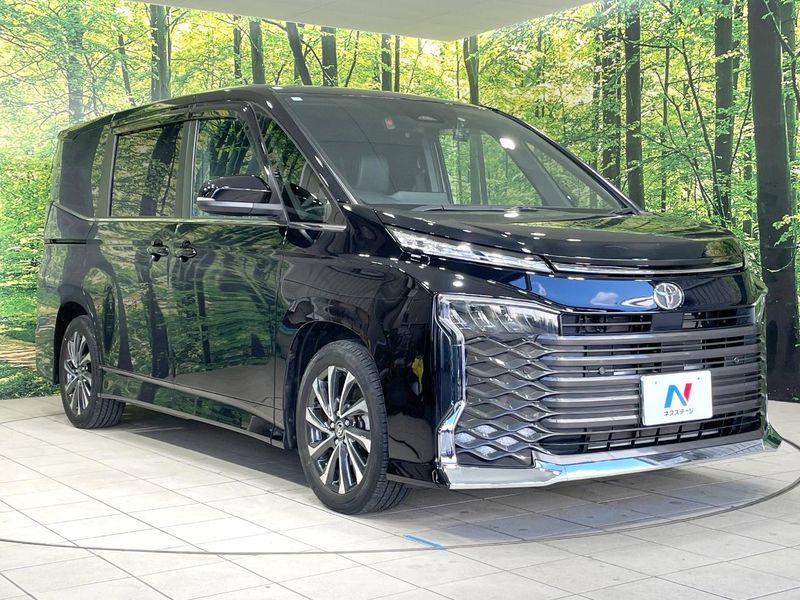 2023 Toyota Voxy 6BA-MZRA90W (UW-6a02992696e42)[16]