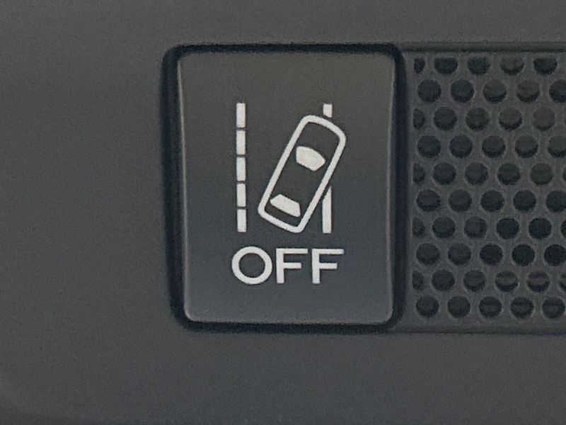 2017 Subaru XV DBA-GT7 (UW-6a053bbb0638d)[25]