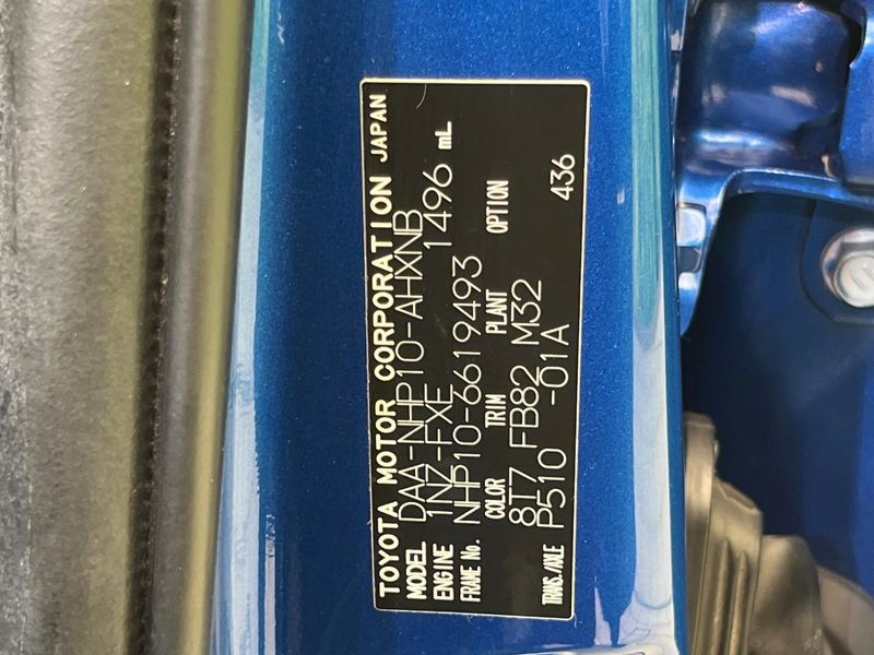 2017 Toyota Aqua DAA-NHP10 (UW-6a053c495618a)[1]
