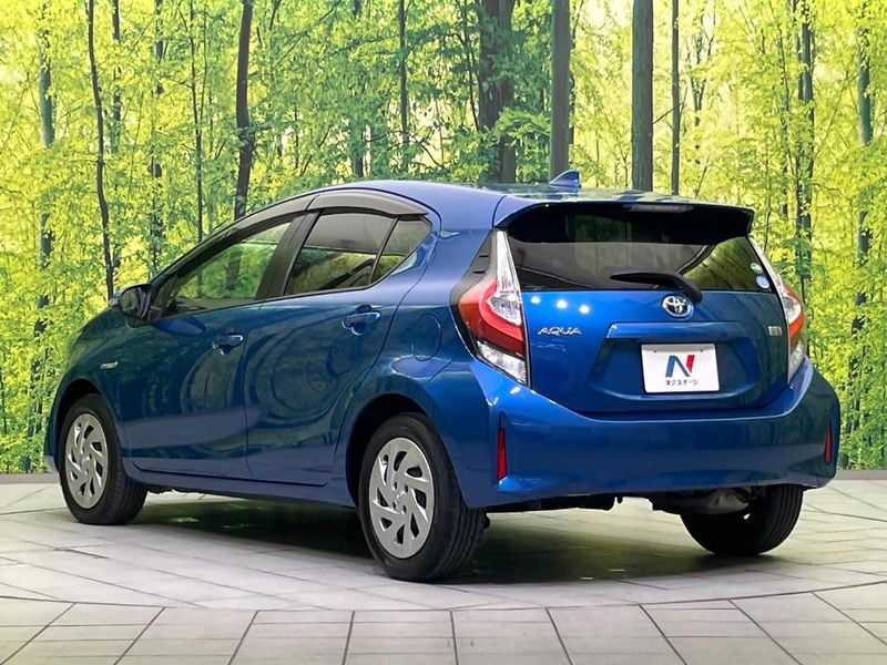 2017 Toyota Aqua DAA-NHP10 (UW-6a053c495618a)[7]