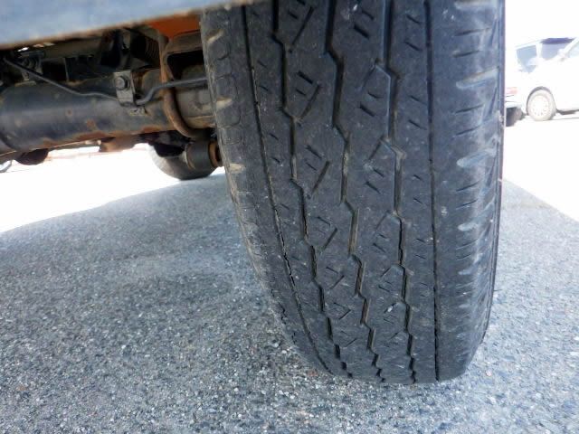 1999 Mitsubishi Minicab Truck U61T (UW-6a3a25e017171)[29]