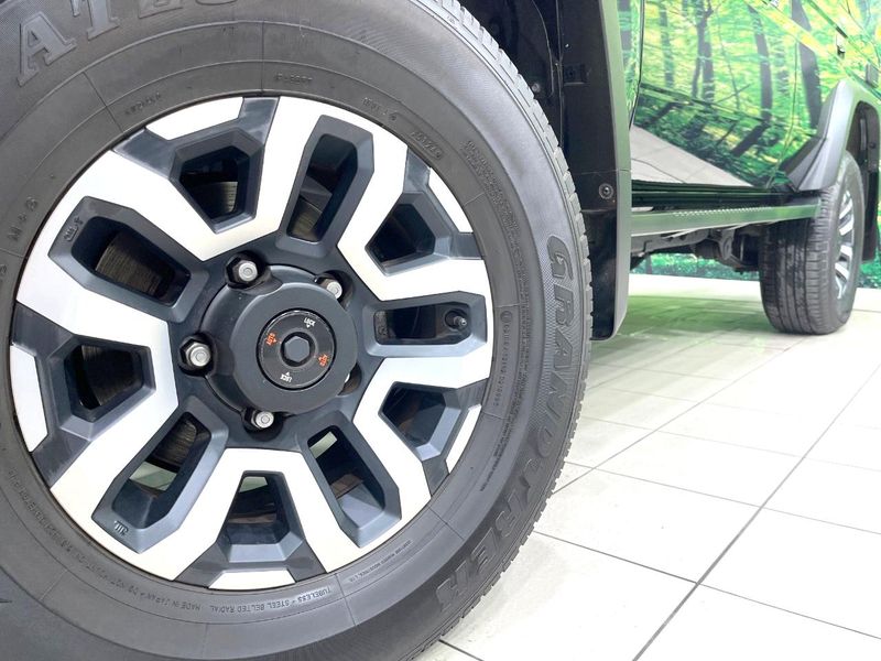 2025 Toyota Land Cruiser 70 3DA-GDJ76W (UW-6a068d85225e2)[12]
