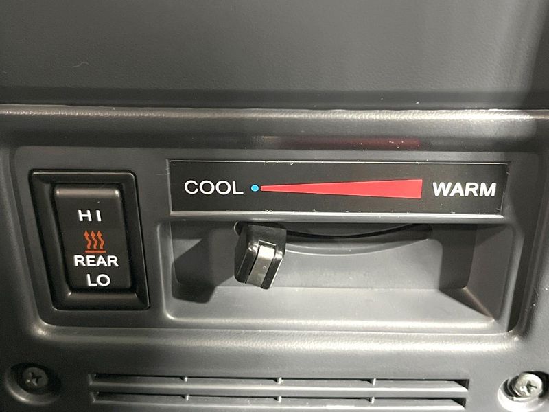 2025 Toyota Land Cruiser 70 3DA-GDJ76W (UW-6a068d85225e2)[29]