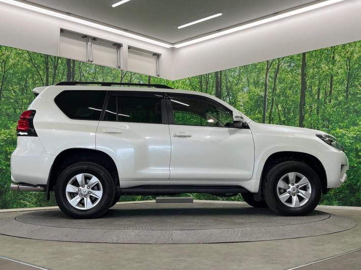 2018 Toyota Land Cruiser Prado CBA-TRJ150W (UW-6a068e6d1dc0c)[13]