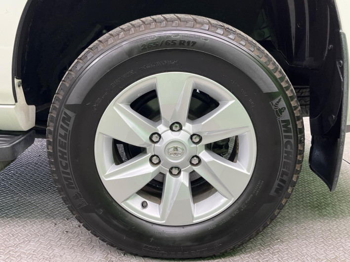 2018 Toyota Land Cruiser Prado CBA-TRJ150W (UW-6a068e6d1dc0c)[12]