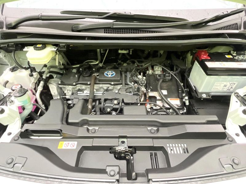 2025 Toyota Voxy 6AA-ZWR90W (UW-6a068ea3b67e1)[4]