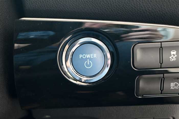 2021 Toyota Prius ZVW51 (UW-6a0e682e52b3f)[16]
