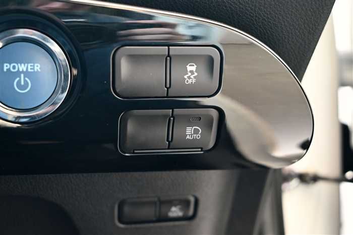 2021 Toyota Prius ZVW51 (UW-6a0e682e52b3f)[17]
