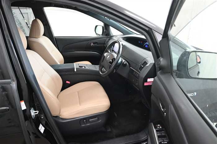 2014 Toyota Estima AHR20W (UW-6a0e682f7bc4d)[6]