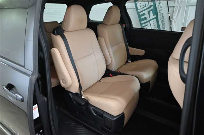 2014 Toyota Estima AHR20W (UW-6a0e682f7bc4d)[8]