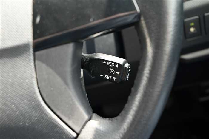 2014 Toyota Estima AHR20W (UW-6a0e682f7bc4d)[20]