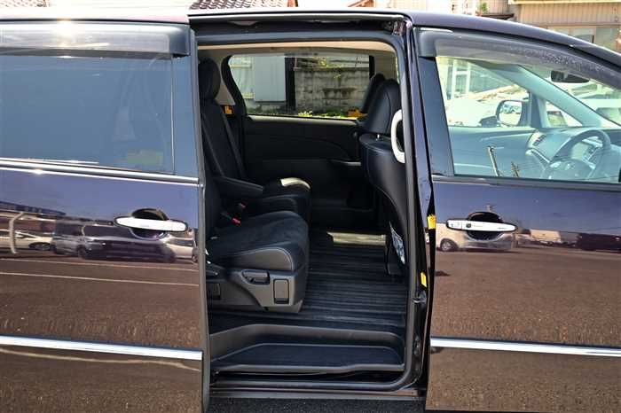 2014 Toyota Estima ACR50W (UW-6a0e6830f3556)[16]