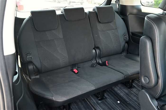 2014 Toyota Estima ACR50W (UW-6a0e6830f3556)[18]