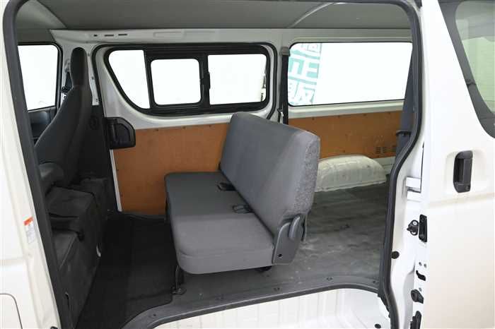 2020 Toyota Hiace Van KDH200V (UW-6a0e6840314b4)[10]