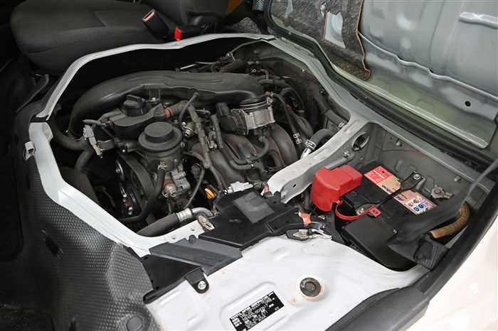 2020 Toyota Hiace Van KDH200V (UW-6a0e6840314b4)[12]