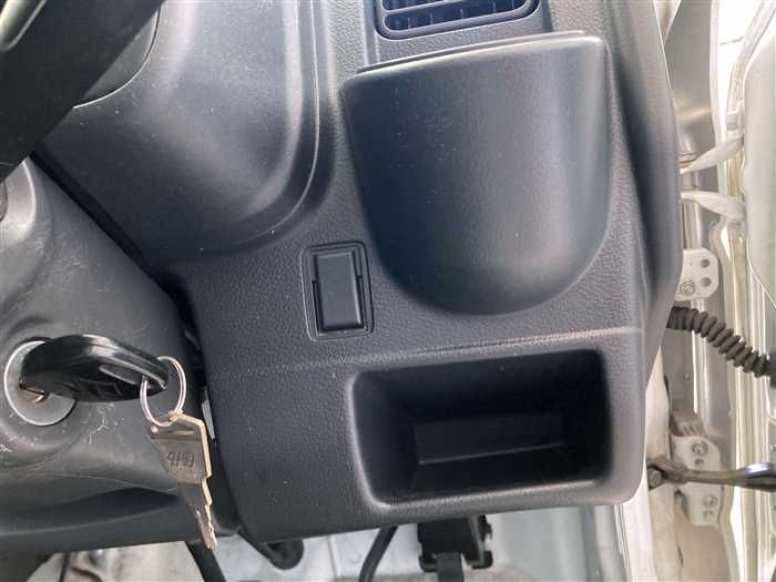 2022 Suzuki Carry Truck DA16T (UW-6a0e683f1a7a9)[17]