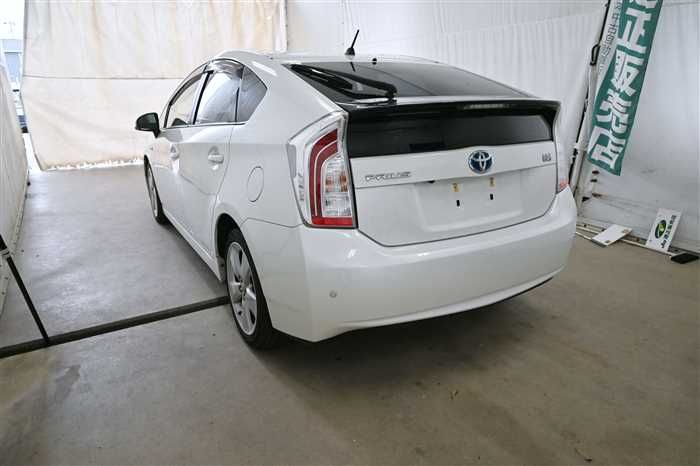 2013 Toyota Prius ZVW30 (UW-6a0e6841ab9b8)[3]