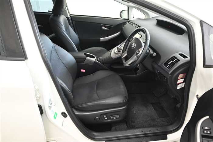2013 Toyota Prius ZVW30 (UW-6a0e6841ab9b8)[7]