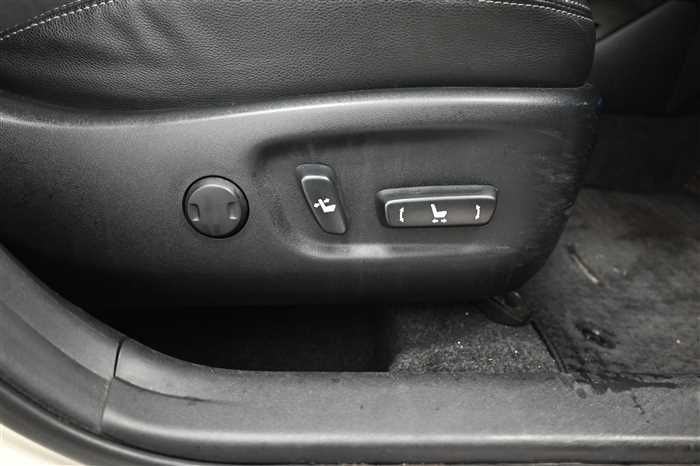 2013 Toyota Prius ZVW30 (UW-6a0e6841ab9b8)[14]