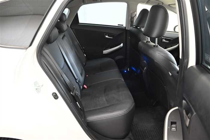 2013 Toyota Prius ZVW30 (UW-6a0e6841ab9b8)[15]