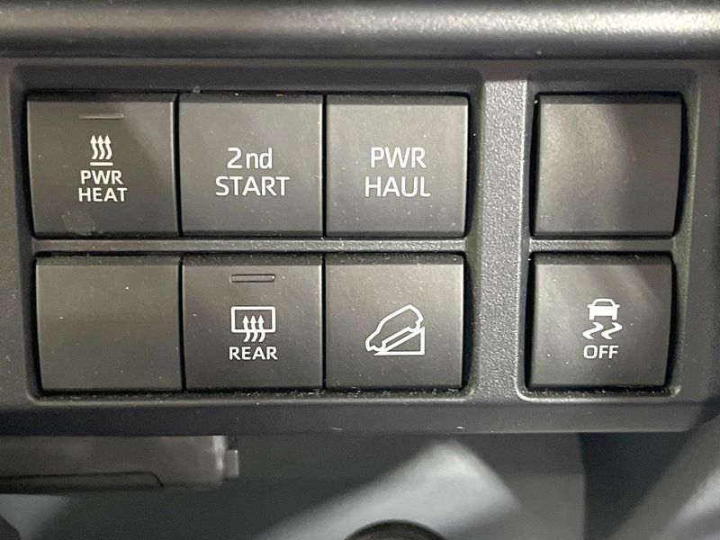 2024 Toyota Land Cruiser 70 3DA-GDJ76W (UW-6a0a81ecb4576)[28]