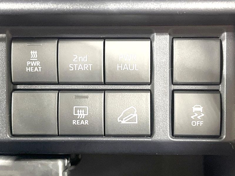 2025 Toyota Land Cruiser 70 3DA-GDJ76W (UW-6a0a81ecd477c)[26]