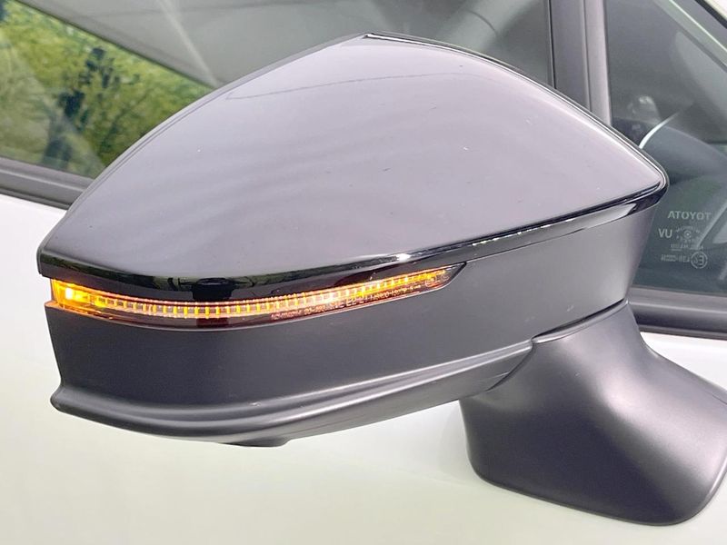 2025 Toyota Corolla Cross 6AA-ZVG13 (UW-6a0a82f50f2a9)[4]