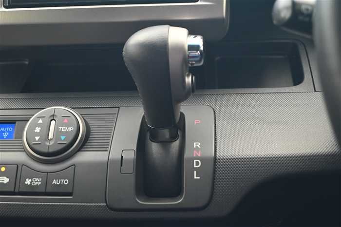 2014 Honda Freed Spike DBA-GB3 (UW-6a0e6822e7b8c)[18]