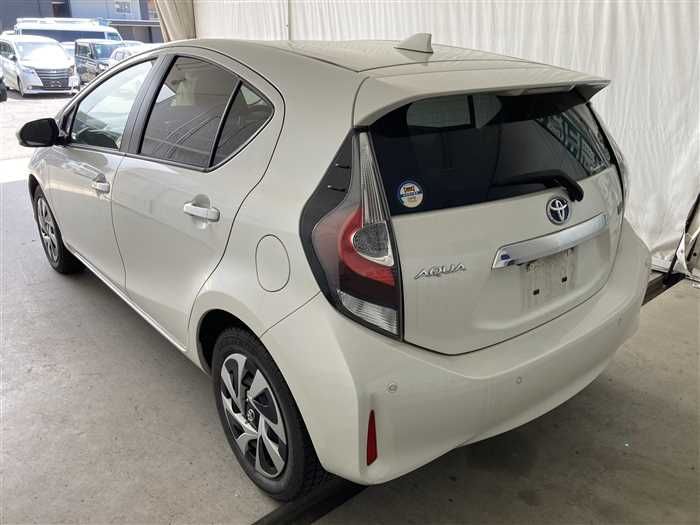 2021 Toyota Aqua 6AA-NHP10 (UW-6a0e681bf047a)[3]