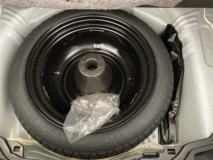 2021 Toyota Aqua 6AA-NHP10 (UW-6a0e681bf047a)[12]