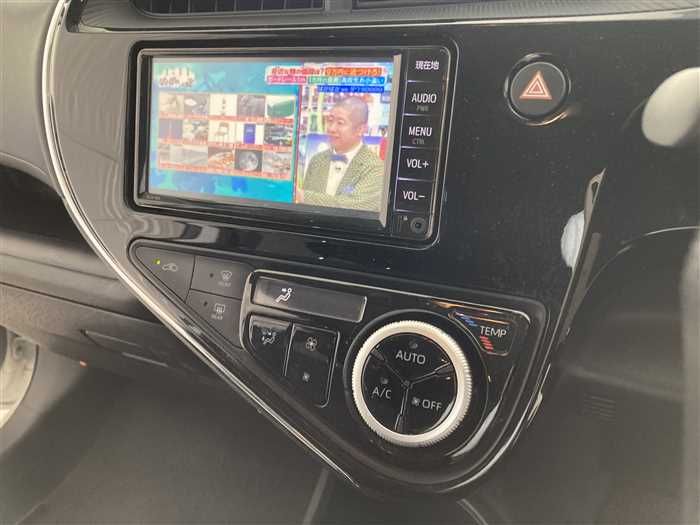 2021 Toyota Aqua 6AA-NHP10 (UW-6a0e681bf047a)[21]