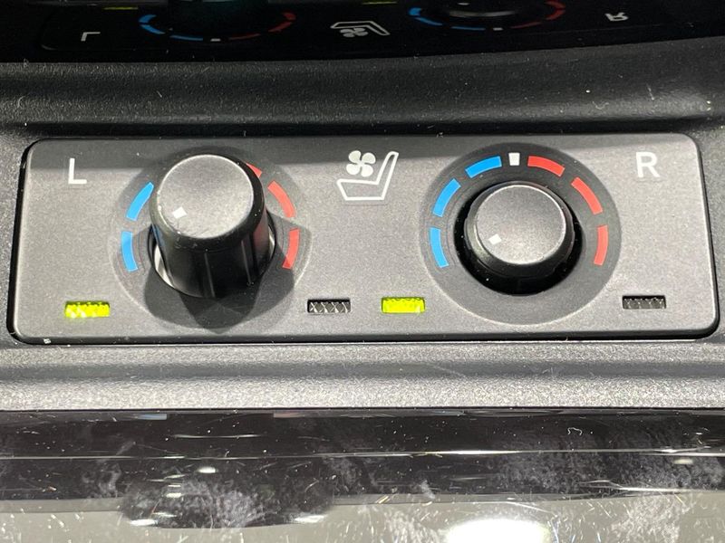 2023 Toyota Alphard 3BA-AGH30W (UW-6a0c6bf2753d7)[15]