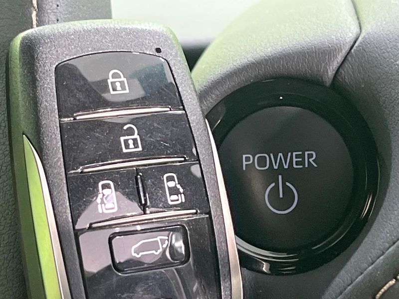 2024 Toyota Vellfire Hybrid 6AA-AAHH40W (UW-6a0d254e82f46)[5]