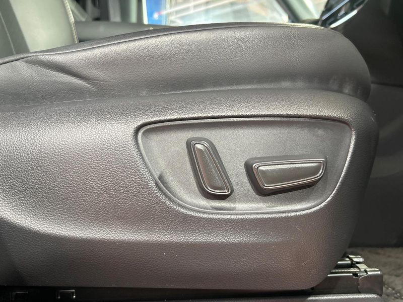 2025 Toyota Vellfire Hybrid 6AA-AAHH40W (UW-6a0d2551027b1)[17]