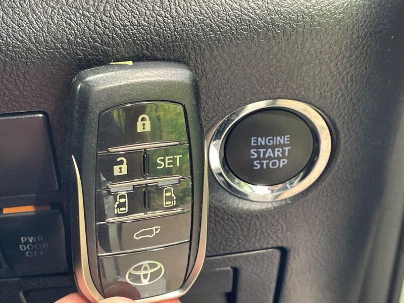 2021 Toyota Alphard 3BA-AGH30W (UW-6a0d255f17cb0)[21]
