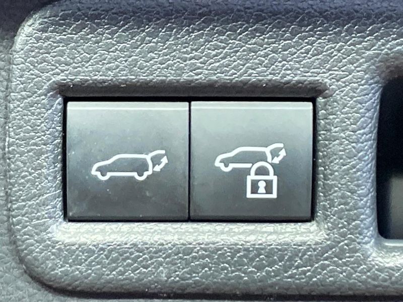 2021 Toyota Harrier Hybrid 6AA-AXUH80 (UW-6a0d257414741)[28]
