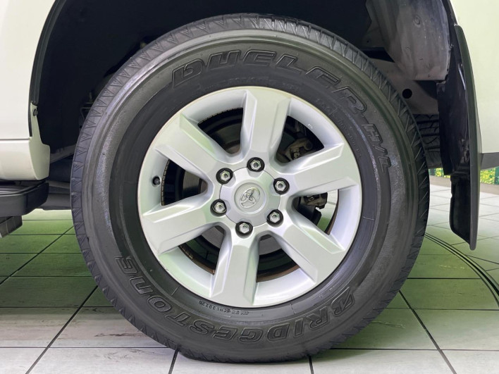2015 Toyota Land Cruiser Prado LDA-GDJ150W (UW-6a0d25c5397c7)[19]