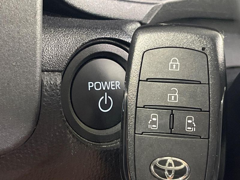 2025 Toyota Sienta 6AA-MXPL15G (UW-6a0d26b2d3e73)[5]