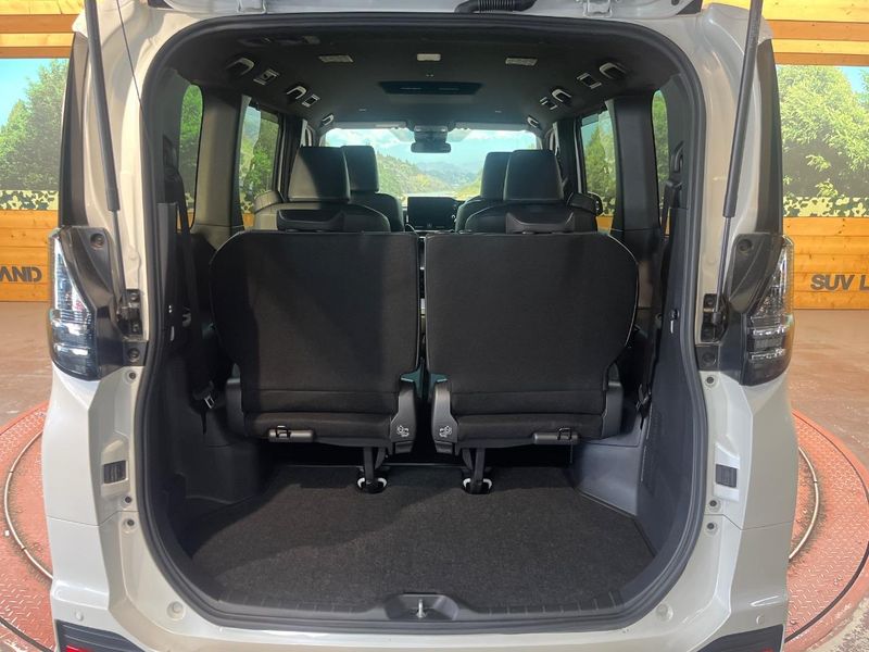 2024 Toyota Voxy 6BA-MZRA90W (UW-6a0d26c4296f7)[13]