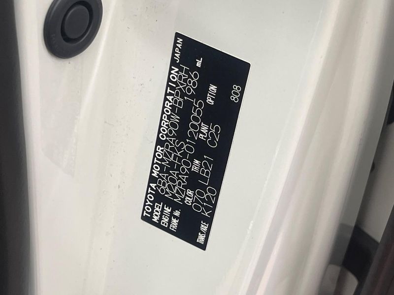2024 Toyota Voxy 6BA-MZRA90W (UW-6a0d26c4296f7)[1]