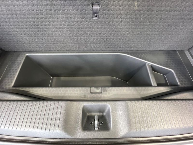 2024 Honda Vezel 6AA-RV5 (UW-6a0d26e92aca7)[27]