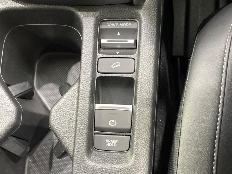 2022 Honda Vezel 6AA-RV6 (UW-6a0d26ea18270)[20]
