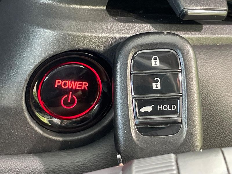 2022 Honda Vezel 6AA-RV6 (UW-6a0d26ea18270)[12]