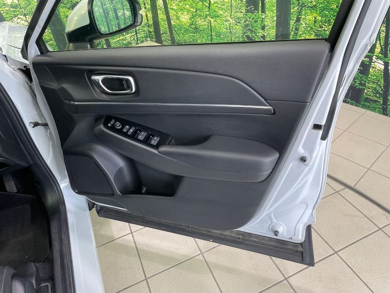 2022 Honda Vezel 6AA-RV6 (UW-6a0d26ea18270)[25]