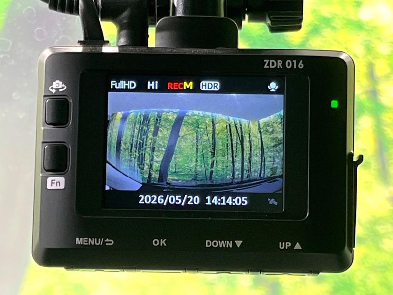 2016 Toyota Prius DAA-ZVW55 (UW-6a0e7693c525a)[21]